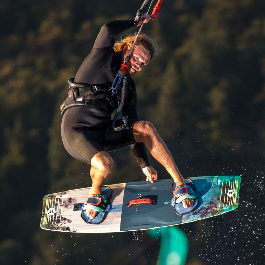 2021 Duotone Vario Combo Kiteboard Bindings Boot ActionPic